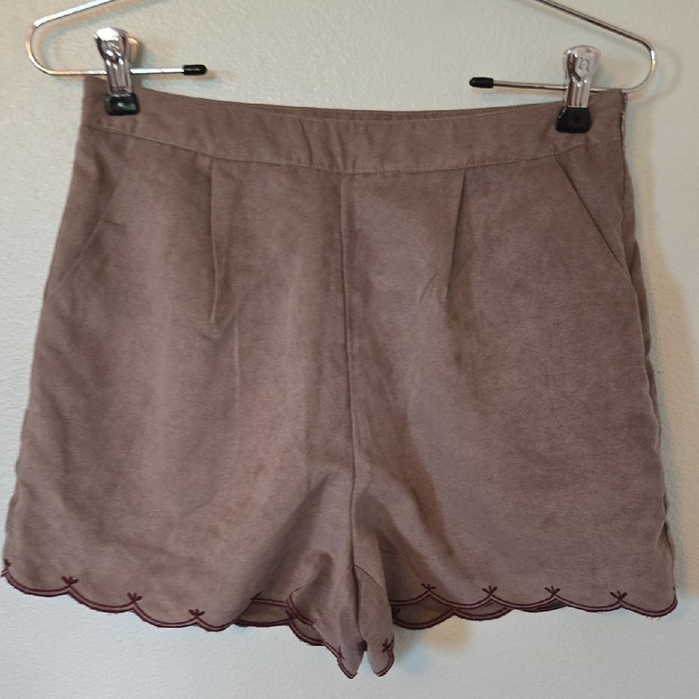 Double Zero Brown Scalloped Shorts Size Small
